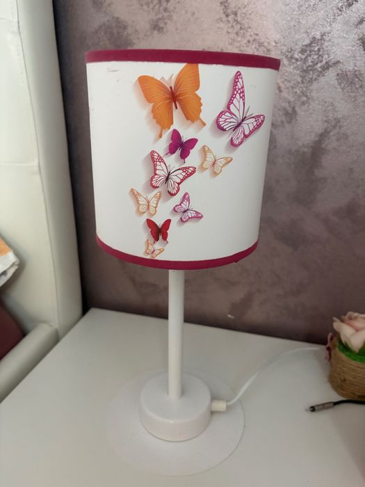 Vând lustră și veioză