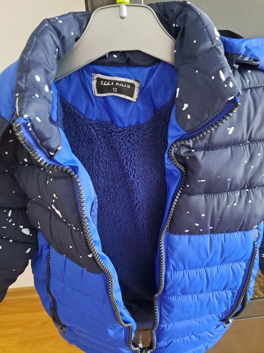 Geaca băiat 12 ani,cu gluca detașabilă.