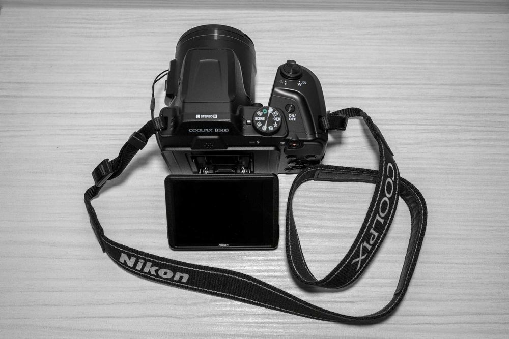 Nikon Coolpix B500 + Подаръци