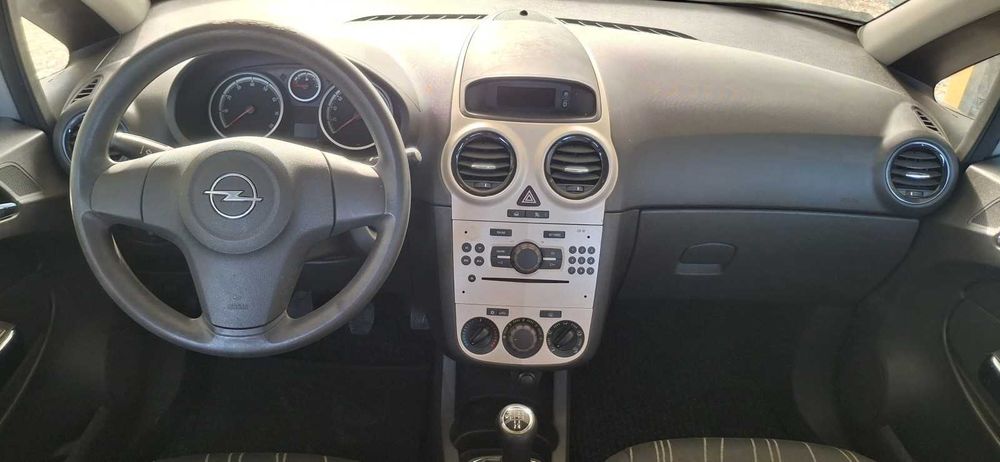 Opel Corsa D 1.2i 16V - 80PS