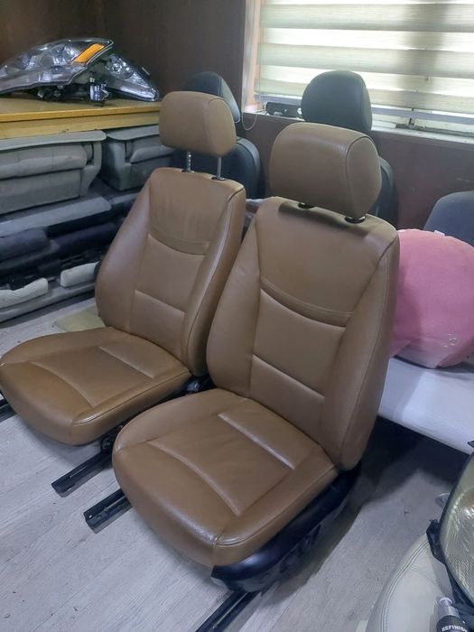 Сиденья от  BMW.