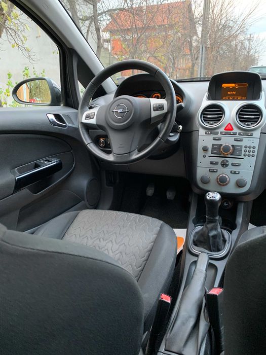 Opel Corsa Benzina EURO 5 1.4 MPI 101 cp Toate Dotarile 2014 Impecabil