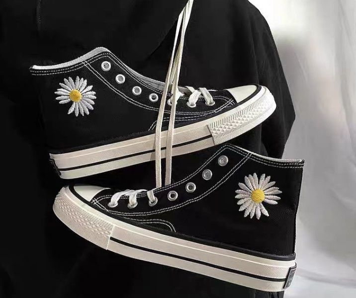 кеды/конверсы...