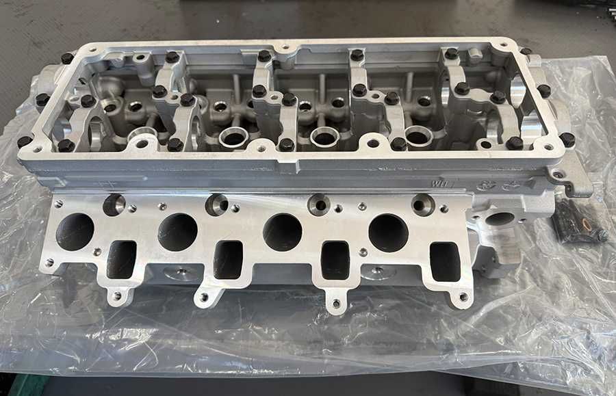 Глава за Audi VW Seat Skoda 2.0 TDI 140 к.с. 170 к.с. common rail EGR