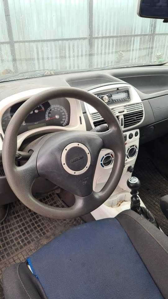 Dezmembram Fiat Punto an 2001 motor 1.2i