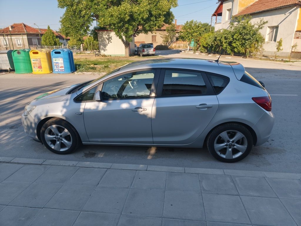 Opel Astra 1.6i Газ