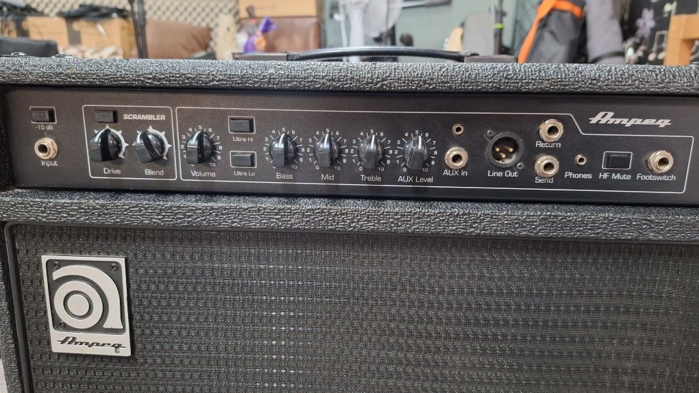 Combo Chitara Bas Ampeg BA210 Amplificator