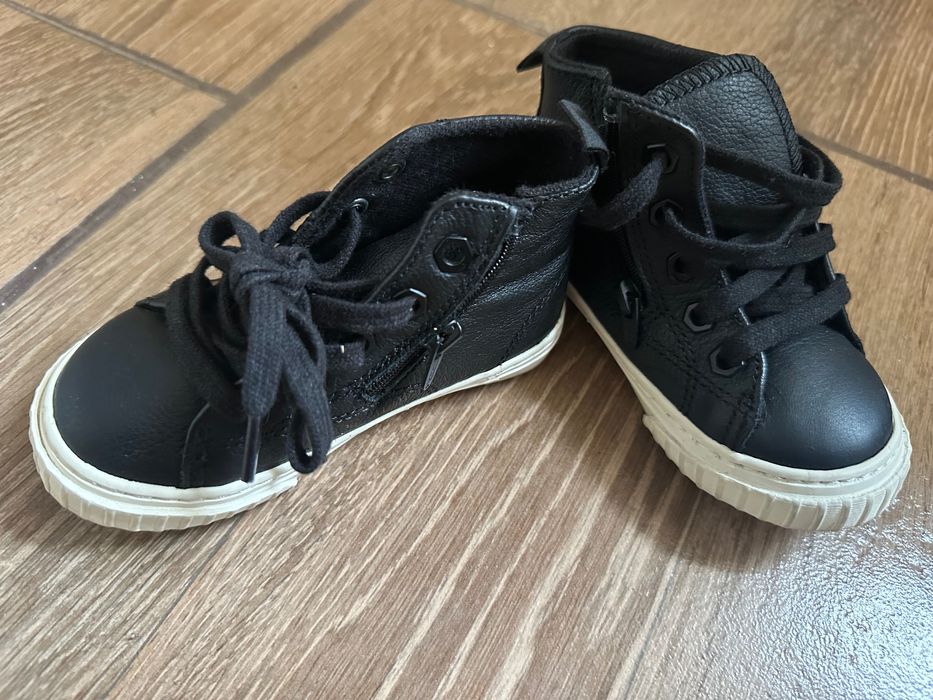 Ghete Angelitos nr 21, ghete Zara nr 22