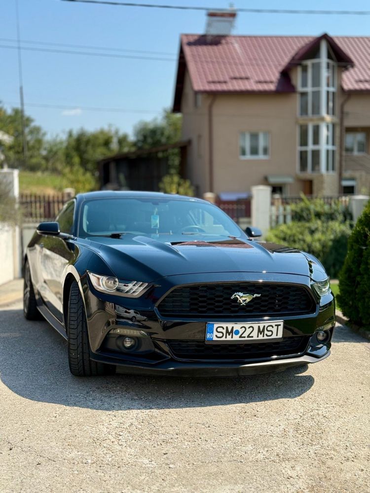 Ford Mustang 2,3 L cu doar 71000km