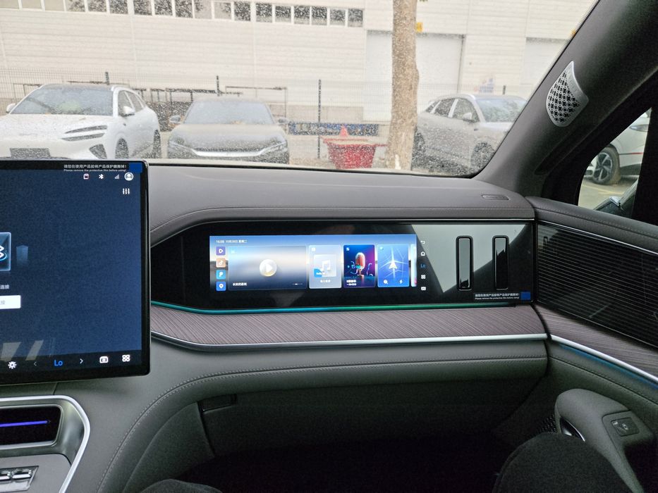 Denza N9 e3 в наличии.