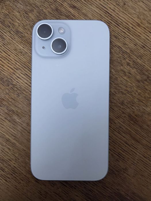 iphone 15 голубого цвета