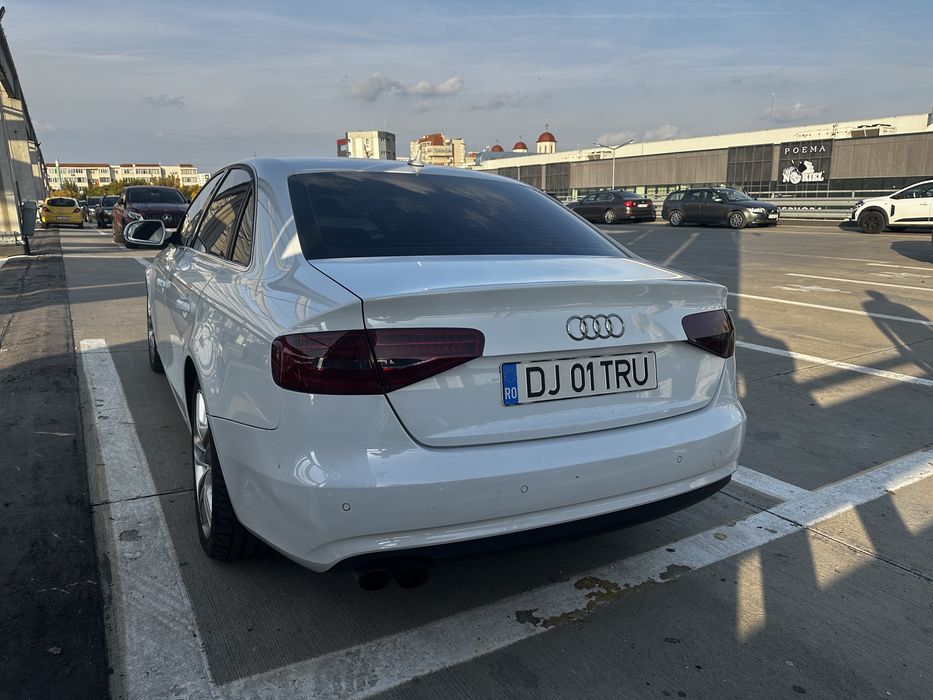 Vând Audi A4 b8.5/Cutie Automata/full led/interior piele neagra.