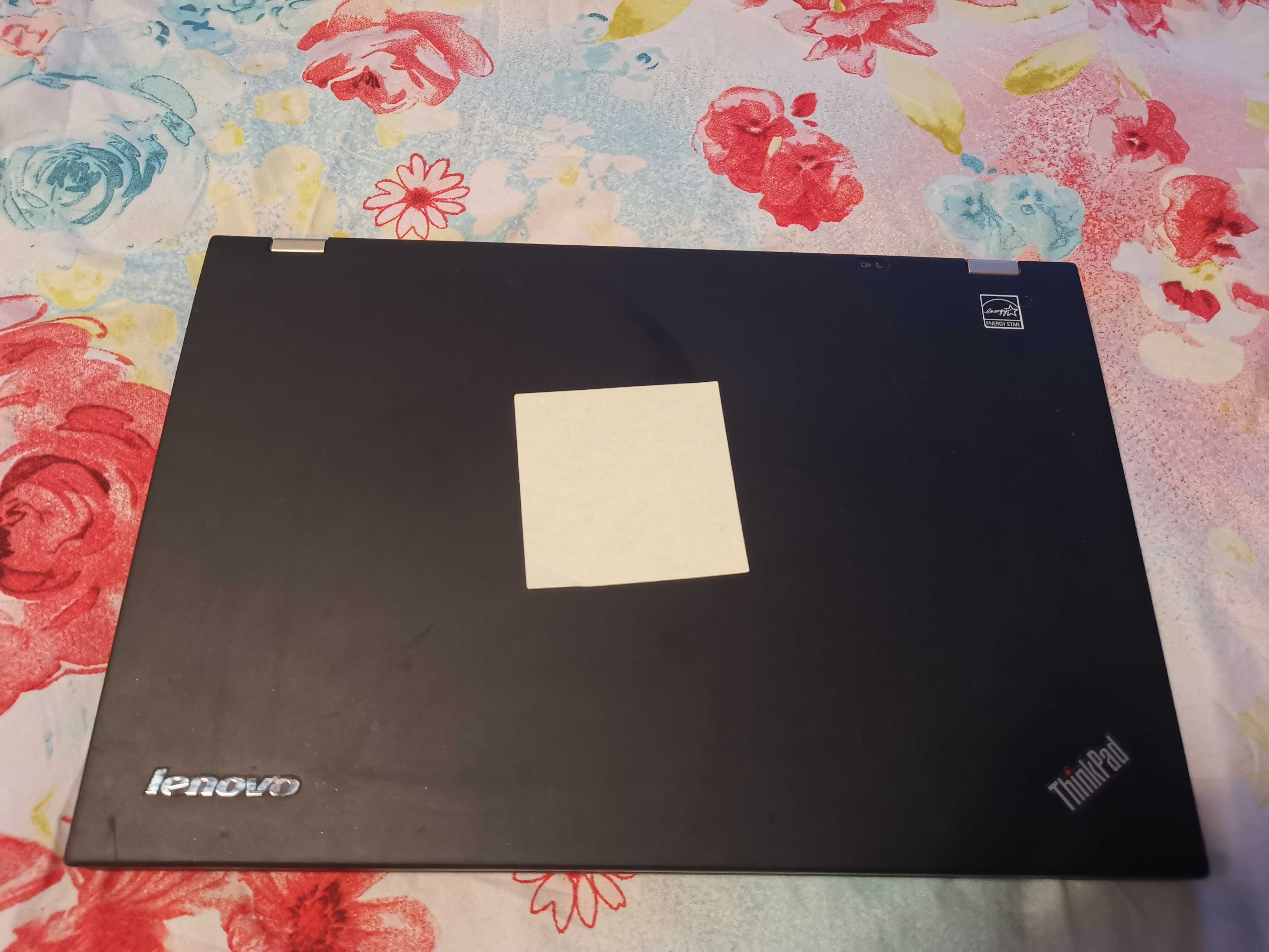 Laptop Lenovo cu mouse cadou