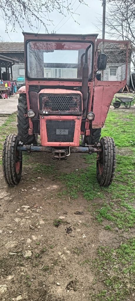 Vând tractoraș 445