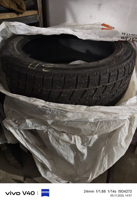 Зимние шины Yokohama 235/45 R18