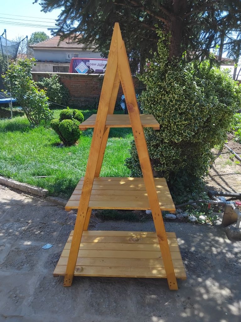 Цветарници от дърво