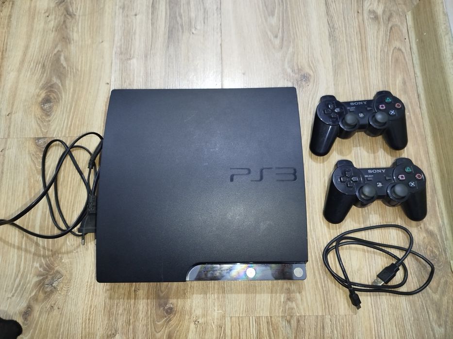 Продаю PlayStation 3 Slim в хорошем состоянии.