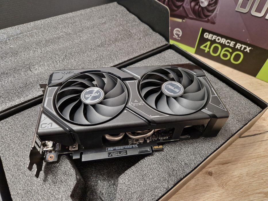 Placa video ASUS Dual GeForce RTX 4060 OC, 8GB GDDR6, 128-bit