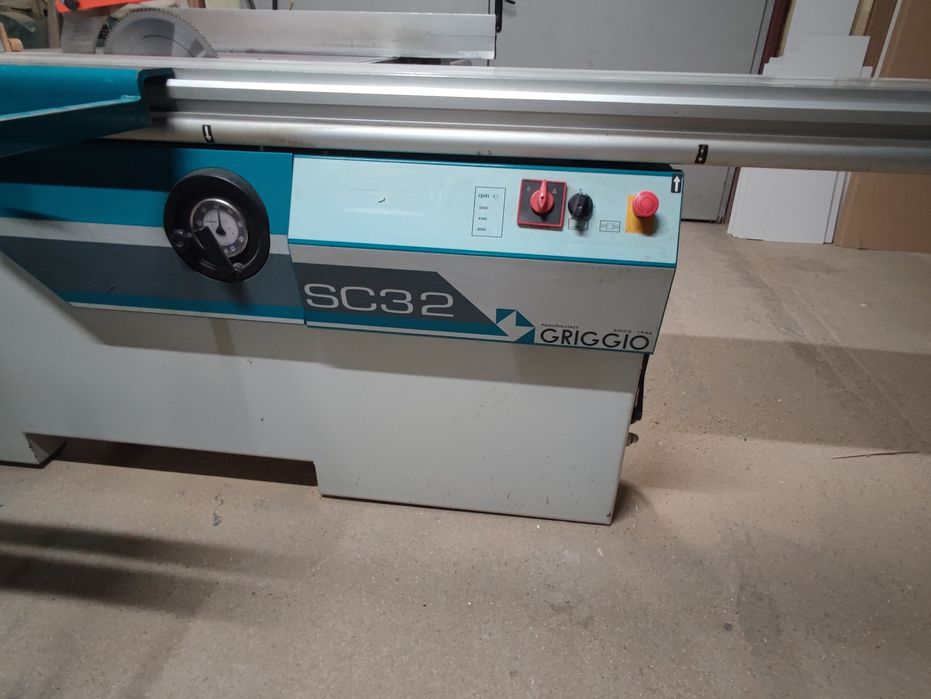 Форматен циркуляр с подрезвач