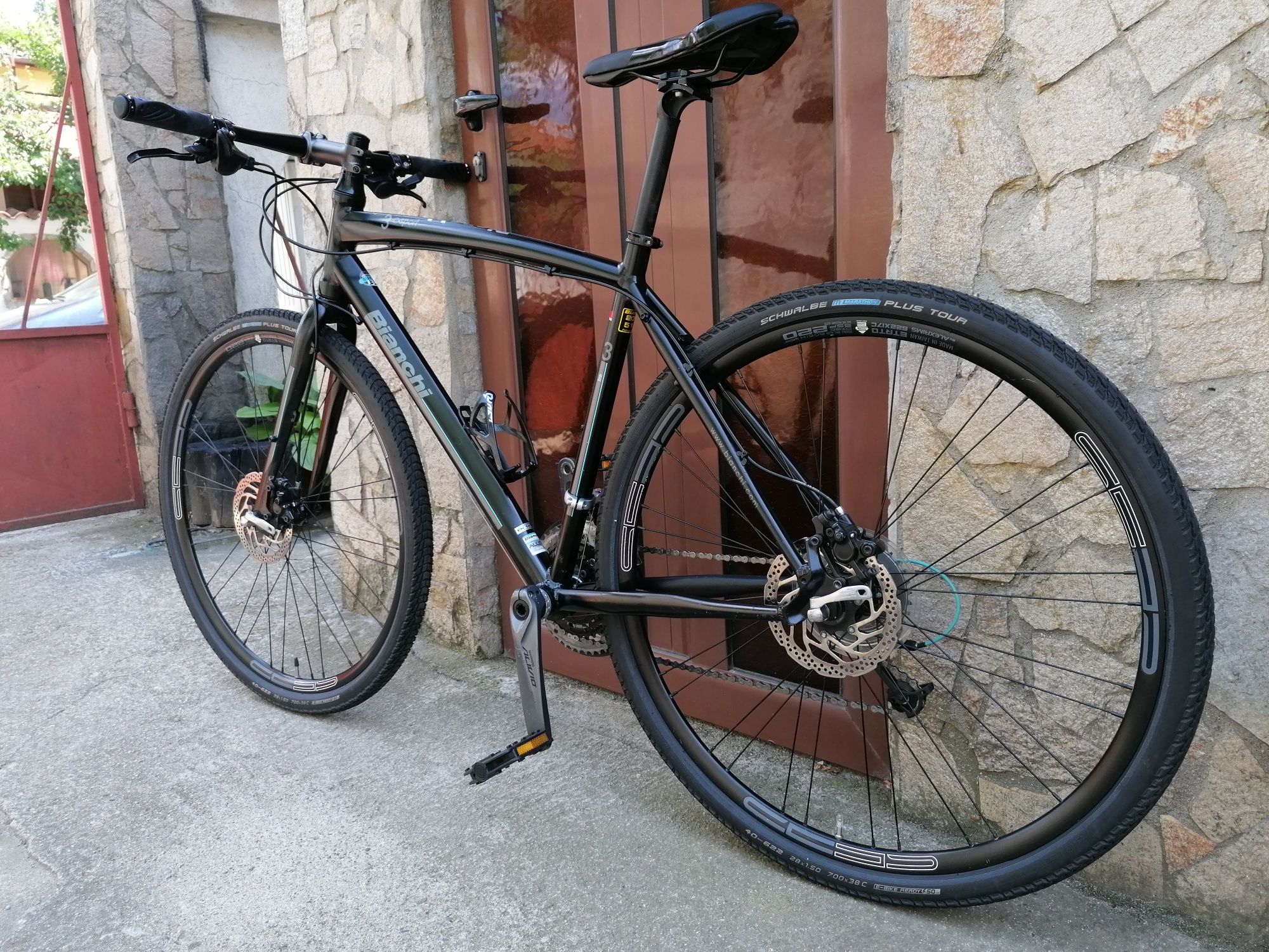 Bianchi Гравел Хибрид 28, Shimano Deore, Хидравлика