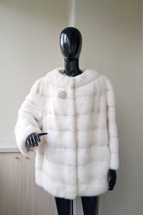 Haina blana vizon , Naturala Haină blană nurcă, alb, ivory. Bust 130