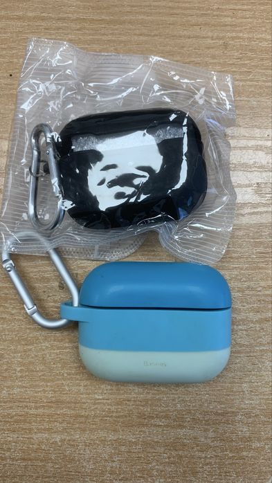 AirPods Pro комплект работи само лявата слушалка