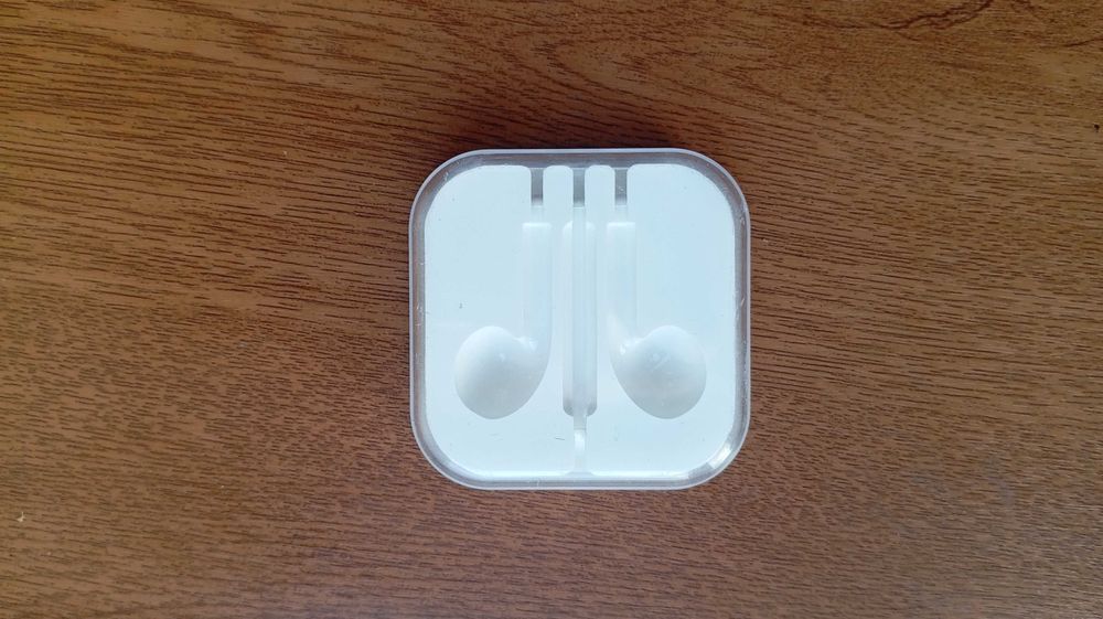 Оригинальный бокс для проводных наушников Apple