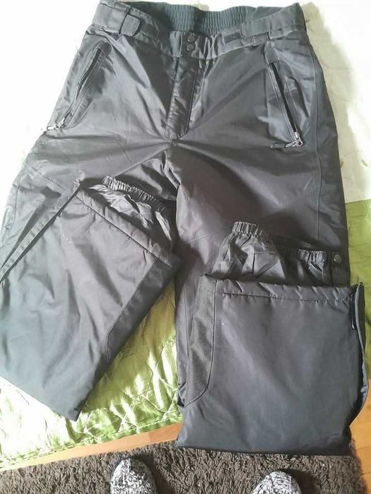 Vand 2 pantaloni de sky  masura 48/50 ( barbati)