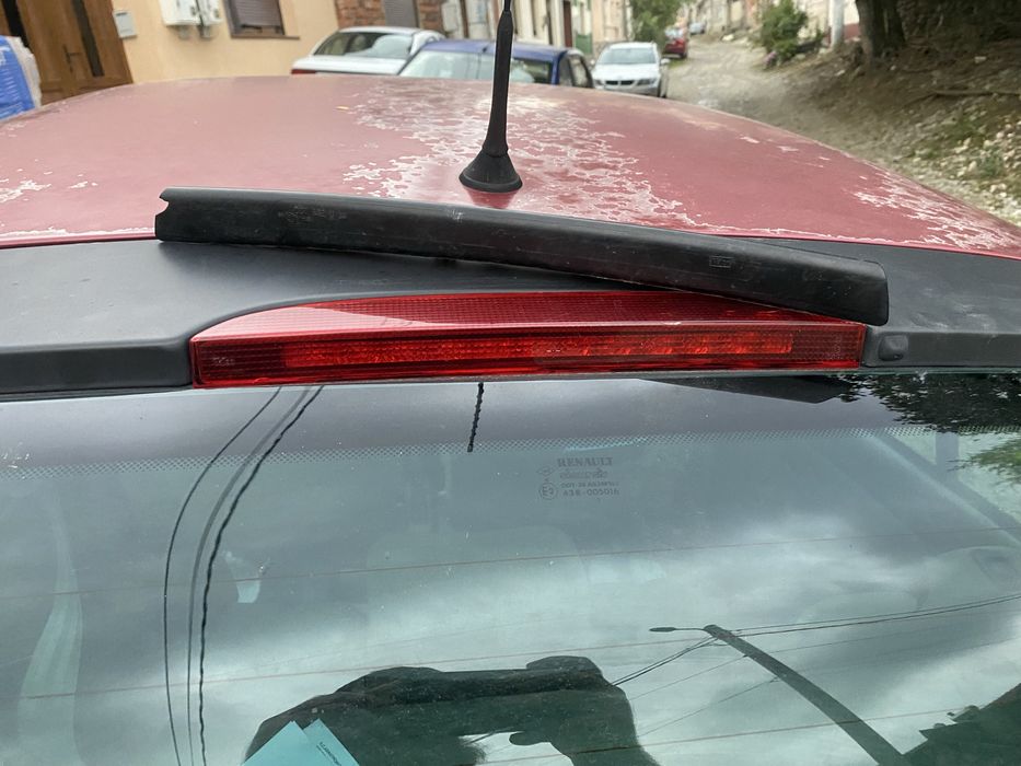 Lampa frana renault clio