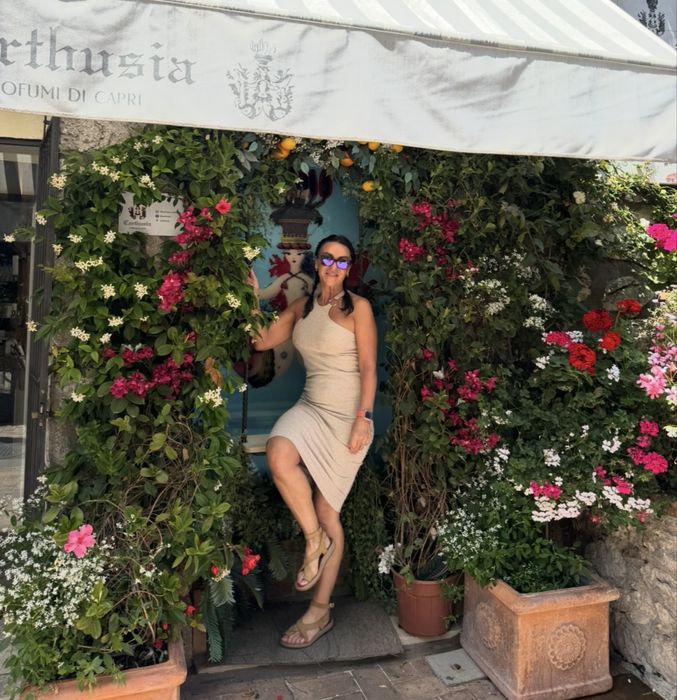 Rochie de vara crem de la Stradivarius