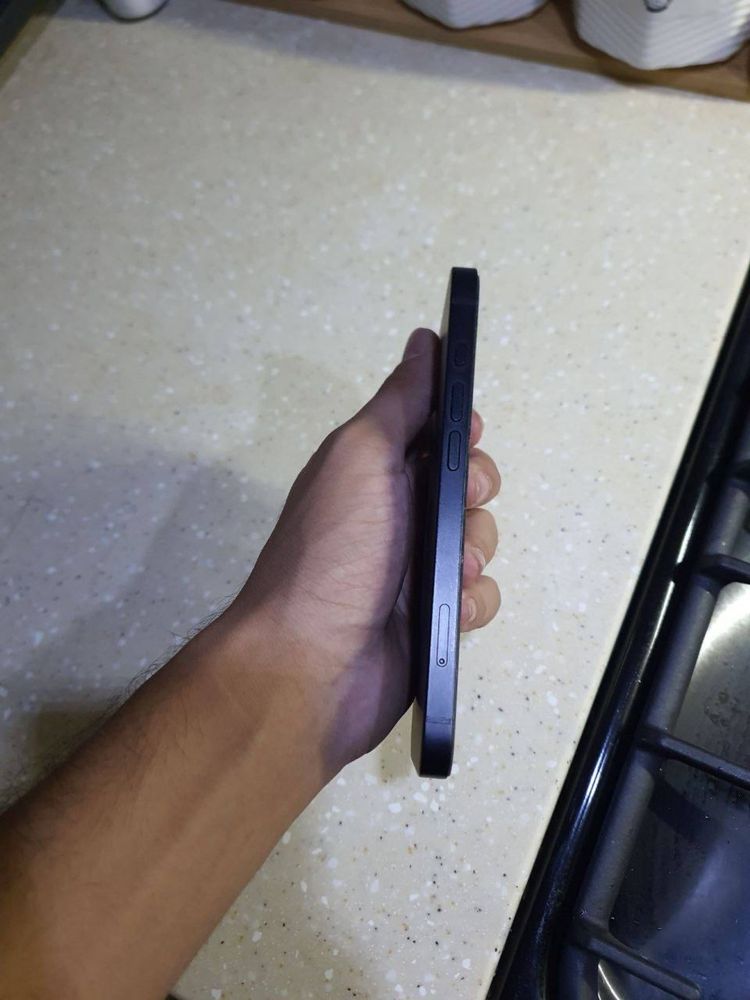Iphone 16e 128гб