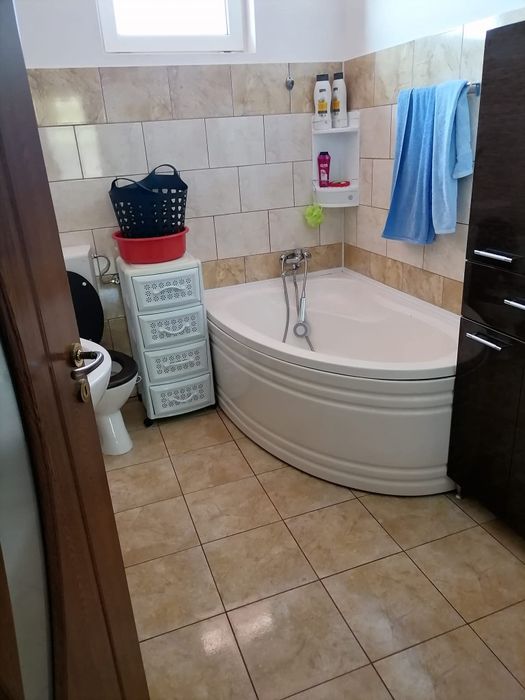 Vând casă zona Selgros (Ernei)