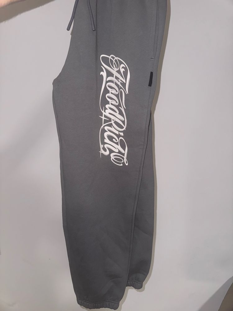 Vand pantaloni hoodrich noi