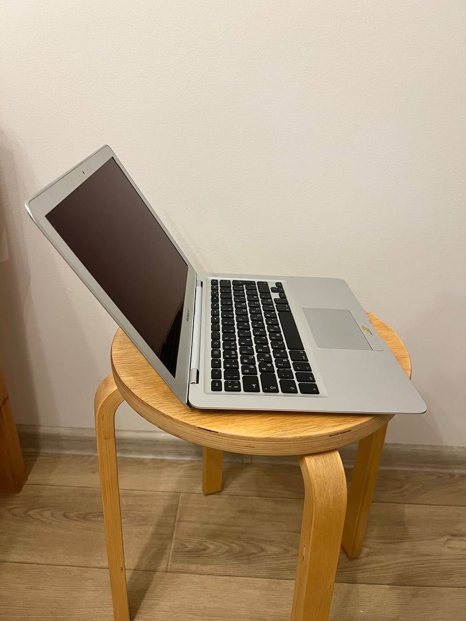 MacBook Air 13" (A1304, Mid-09)