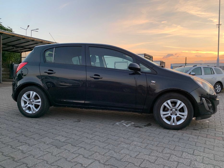Opel Corsa Benzina EURO 5 1.4 MPI 101 cp Toate Dotarile 2014 Impecabil