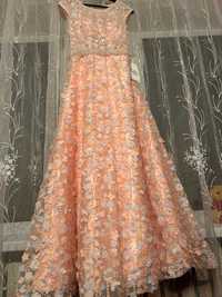 Нежно розовое платье на выпускной или свадьбу