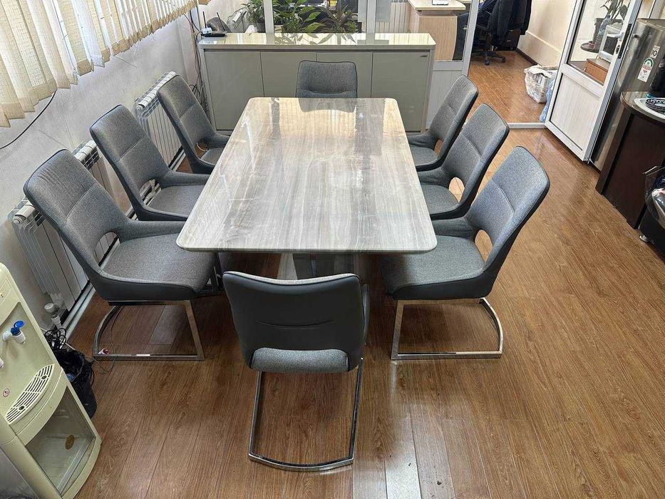 стол для переговоров