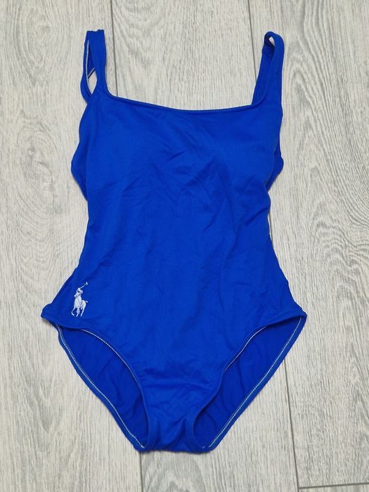 Costume de baie Întregi!