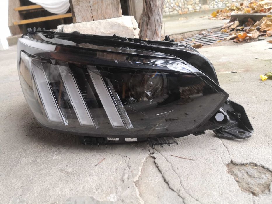 Фар Peugeot 208 FULL LED десен/Фар Пежо 208 LED/Фар пежо 208 Оригинале