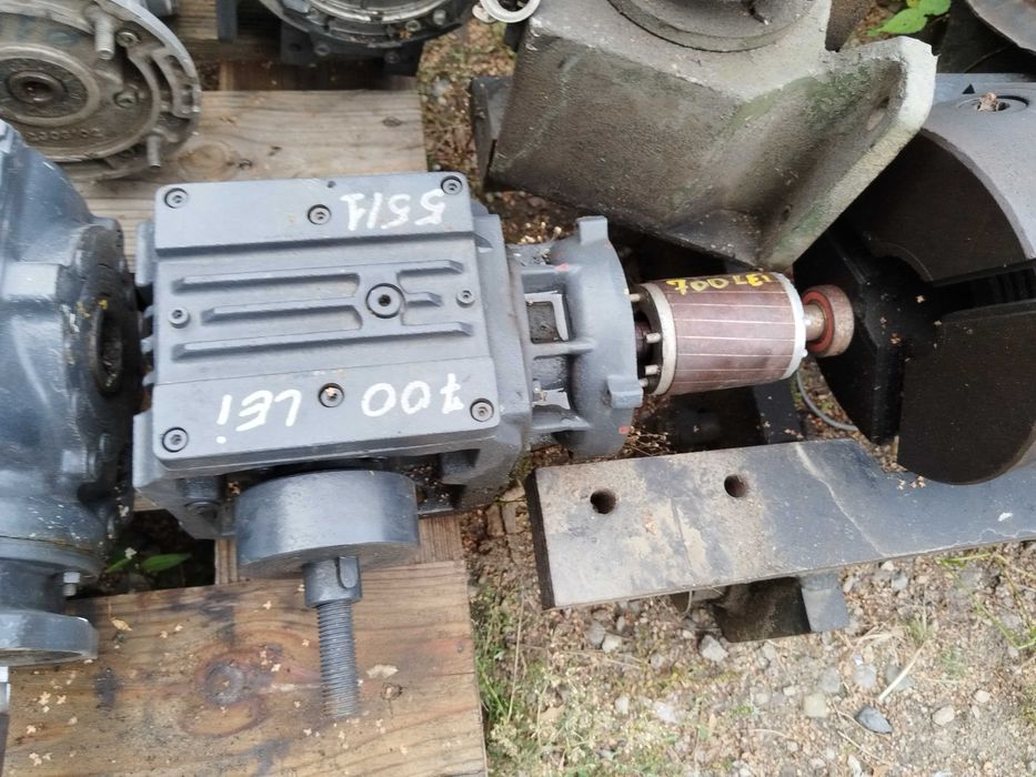 Reductor raport 55/1 pentru îndoit fier