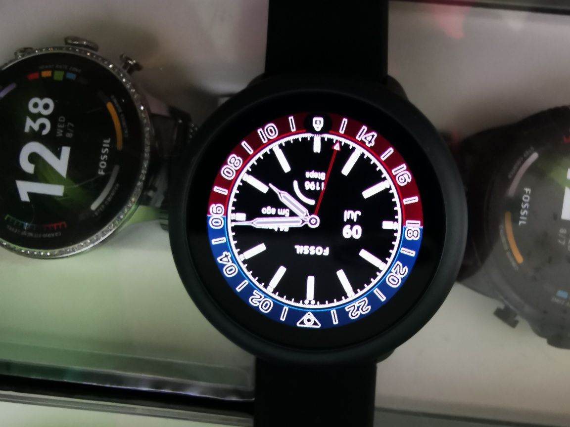 Fossil smart watch фосил смарт часовници