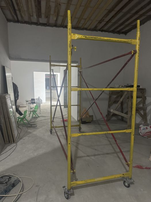 Леса с колесами  на продажу