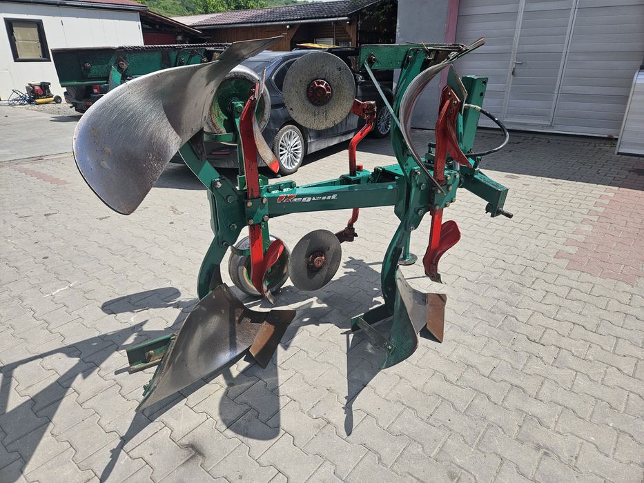 Plug reversibil Regent cu două brăzdare hidraulic