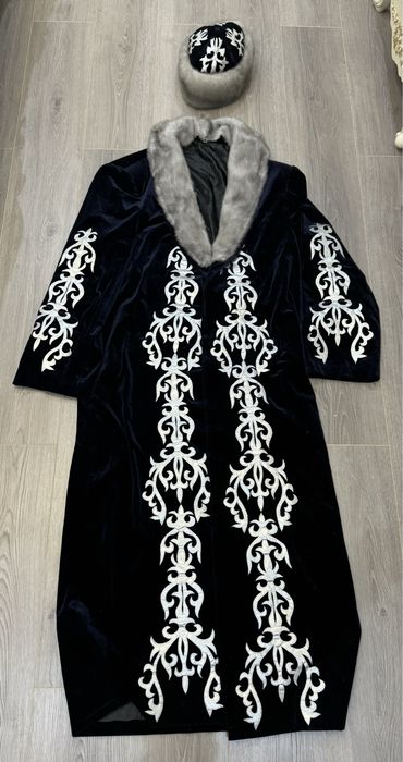 Шапан новый с норковым вортником и шапкой с норкой