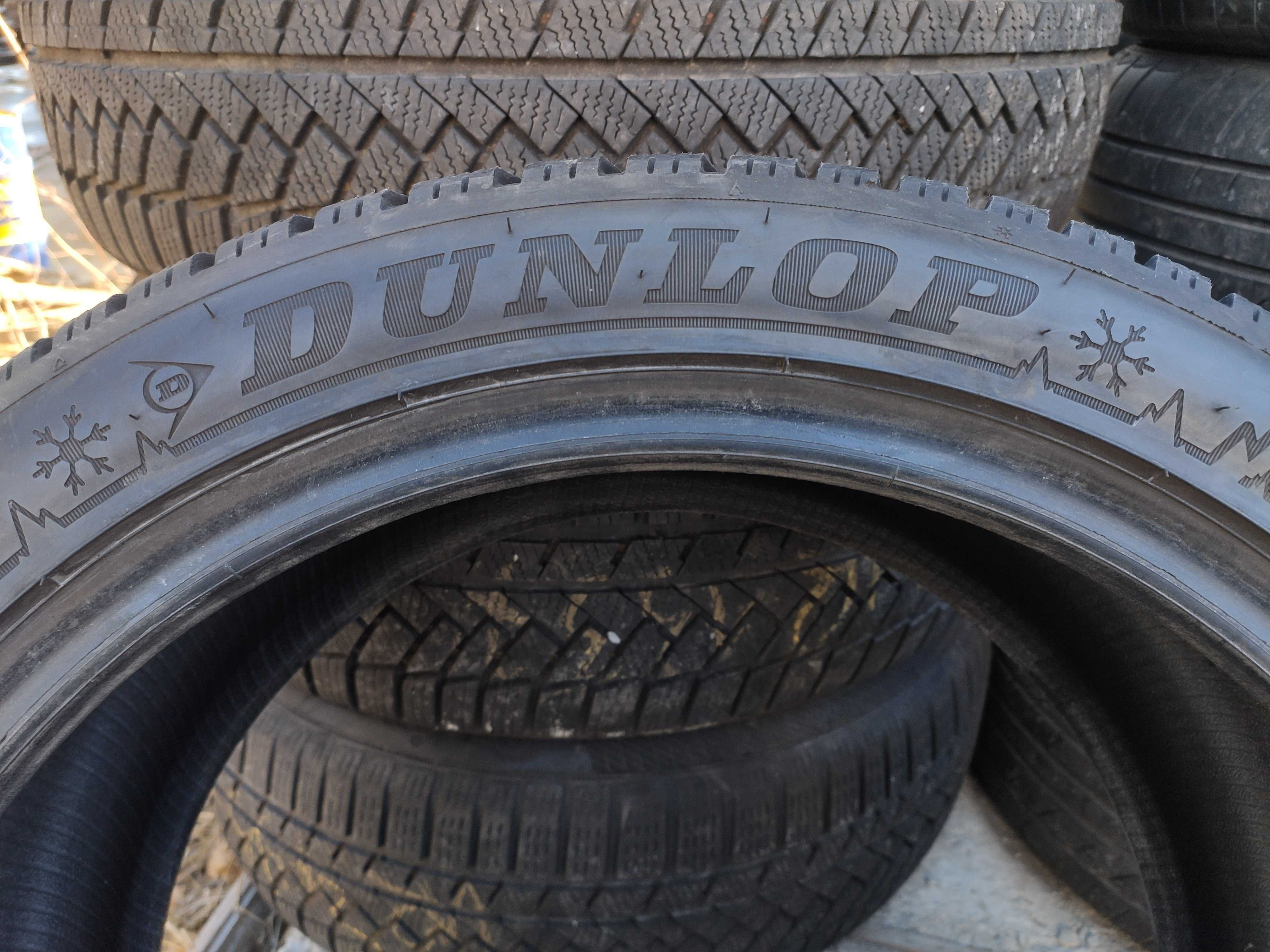 2бр Зимни Гуми 235 45 18 - Dunlop - DOT 2021