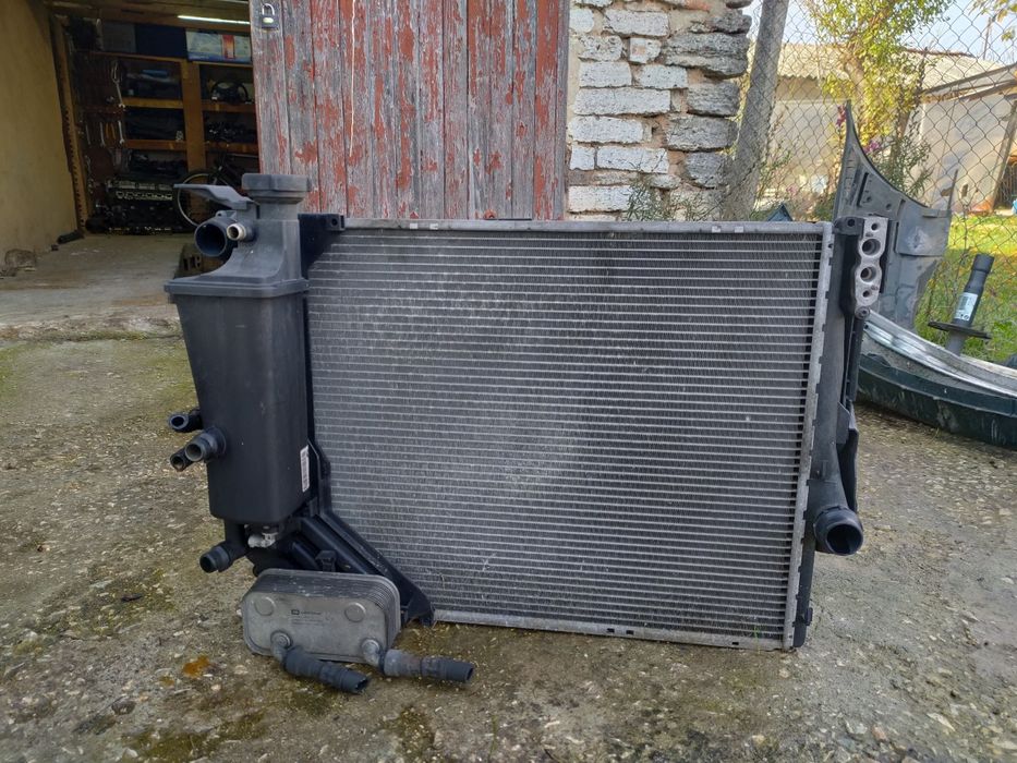 Продавам останали части от BMW 328 E46