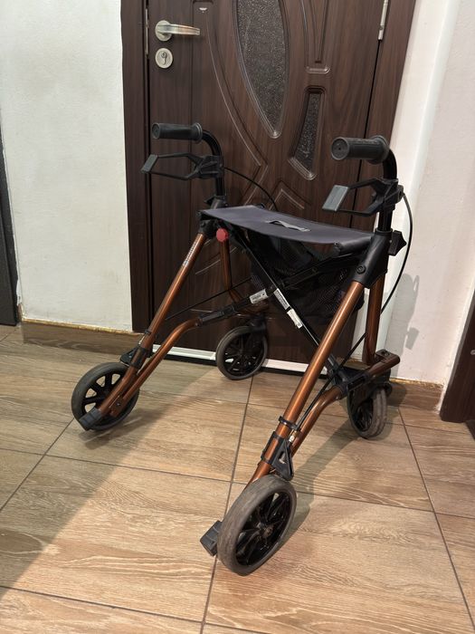 Cadru rulant din aluminiu batrani dizabilitati (ca nou)