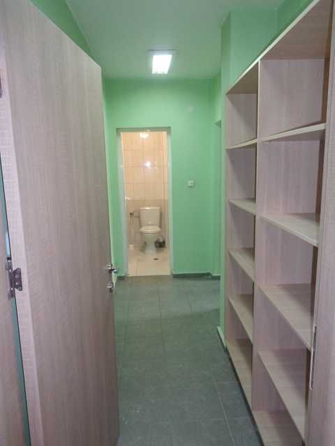 Дава се под наем Офис в Търговище, Център - 30 кв.м за 229.5 € - Снимка #1