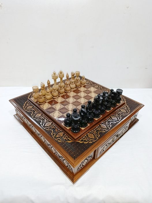 Шахматы Shaxmat 40×40 sm Yongʻoq daraxtidan yasalgan