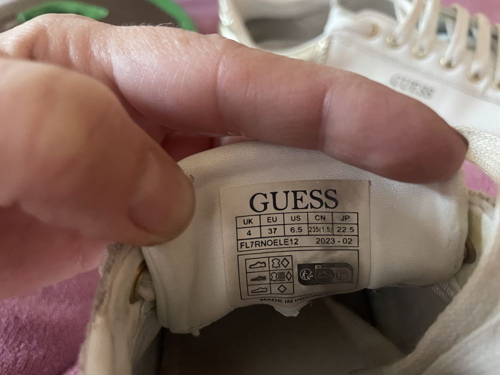 Кецове Guess,естествена кожа